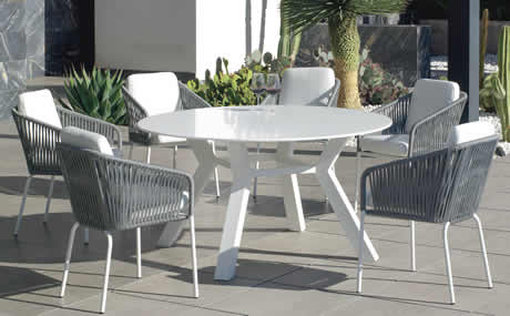 Hevea Monteblanc table & Tulip dining chair